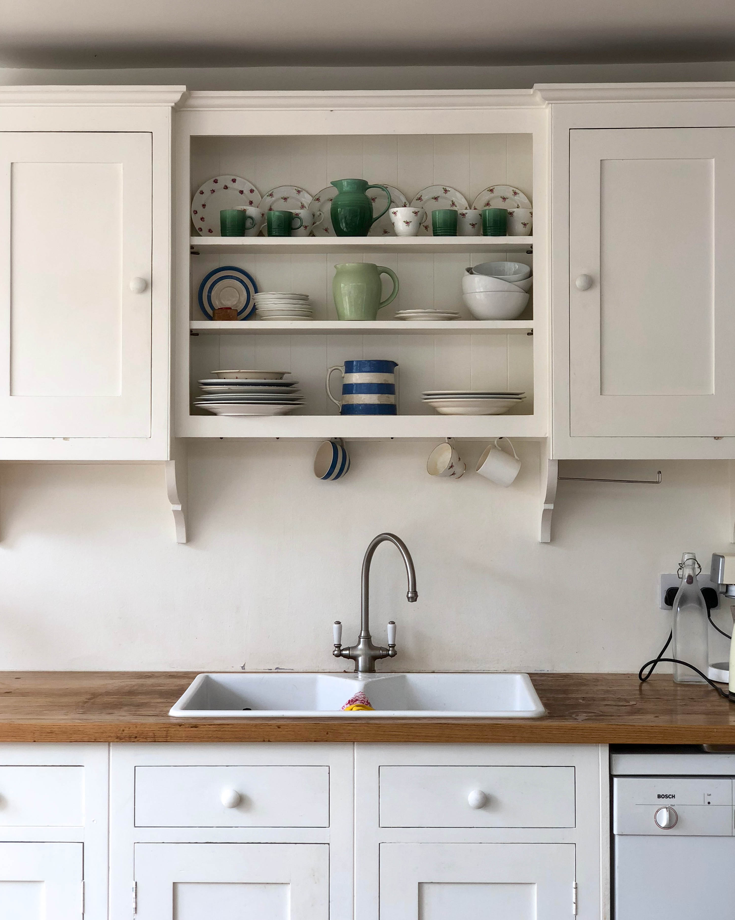 Victoria Hull and Tom Hodgkinson's country kitchen in London — Fabulous Fabsters